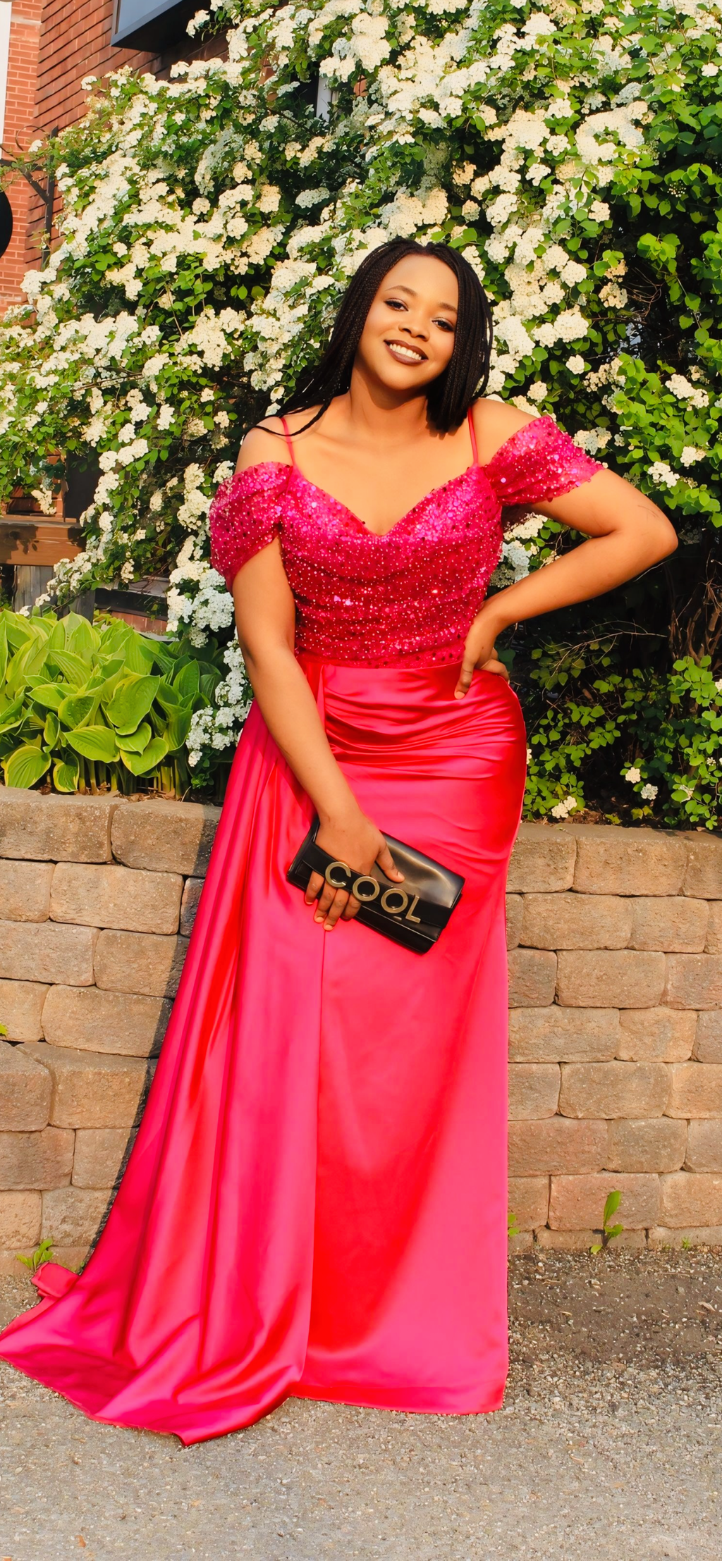 Robe de soirée longue – Fuchsia satin & sequins