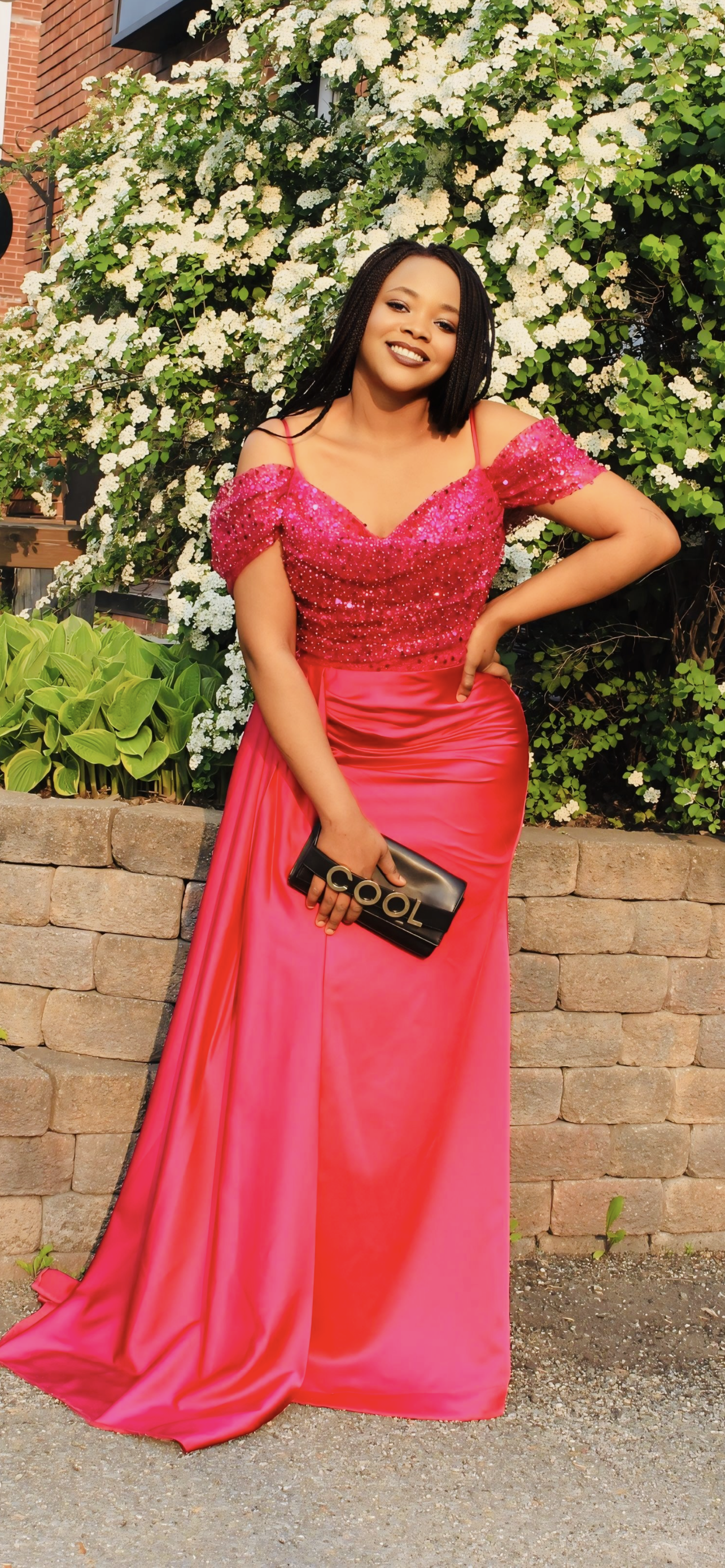 Robe de soirée longue – Fuchsia satin & sequins