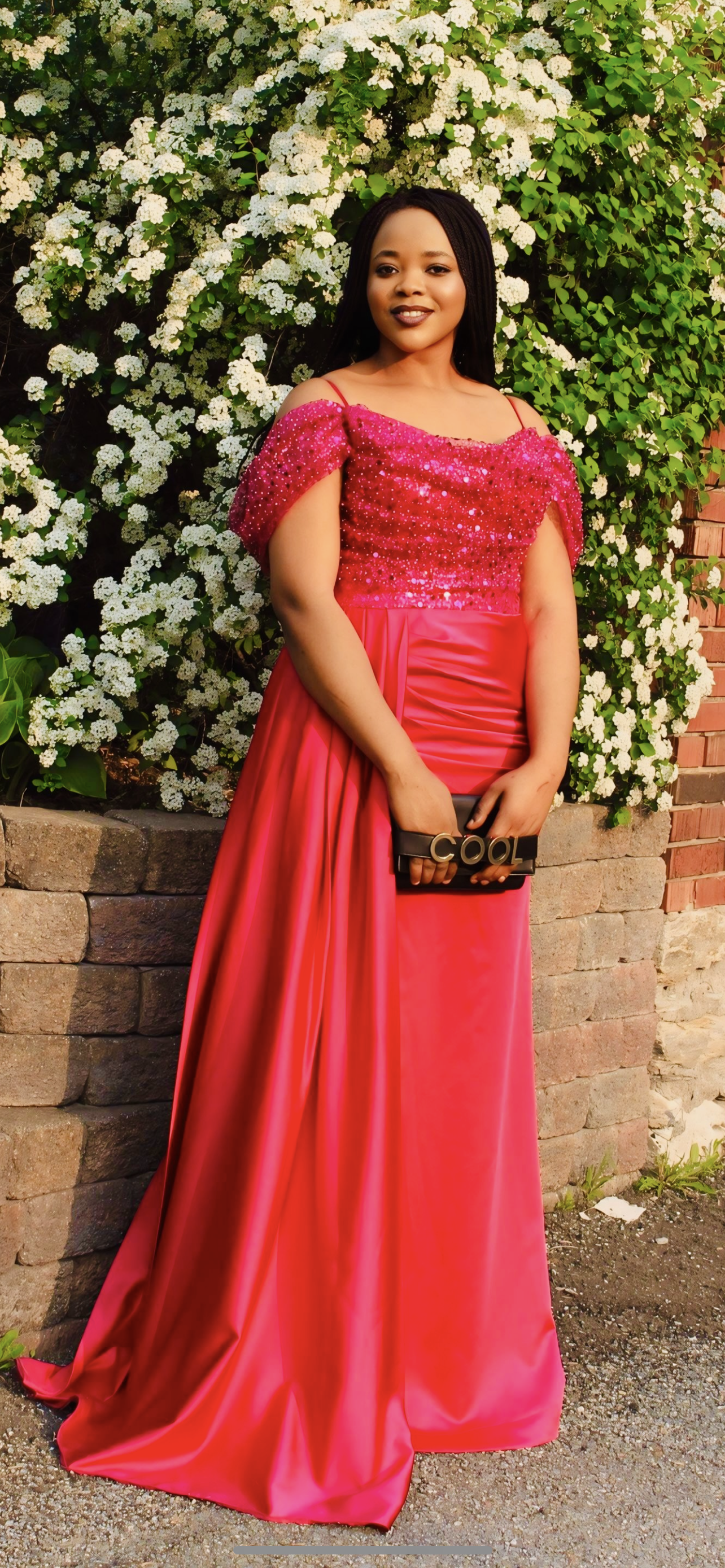 Robe de soirée longue – Fuchsia satin & sequins